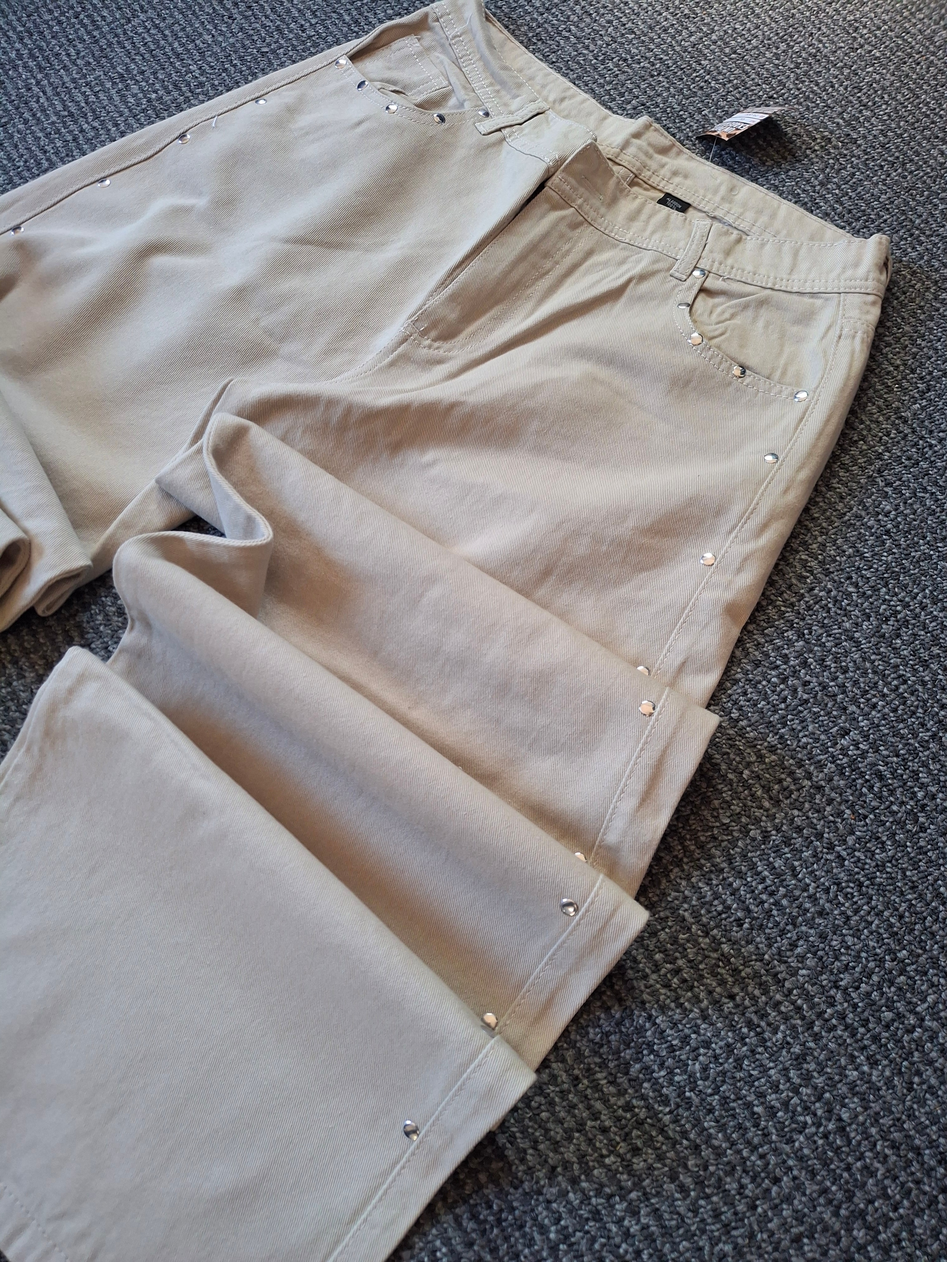 Wide Leg con Tachas 3